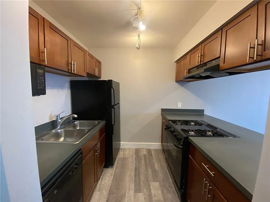 1 bed, 600 sqft, $1,100 — Photo 1