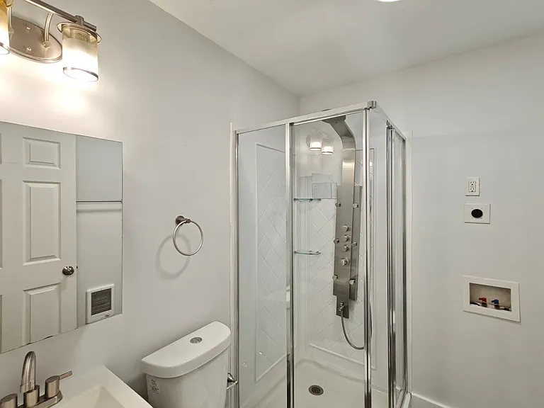 542 E Indiana Ave — Photo 7