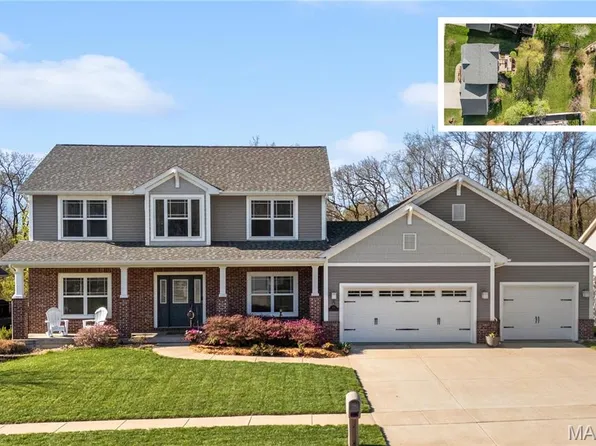 625 Longfellow Dr, O'Fallon, IL 62269