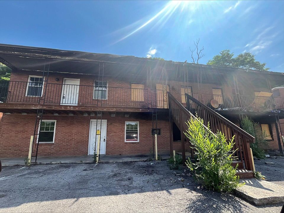 1st image of 821 Westside Blvd NW