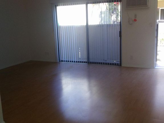2nd image of 11815 Mayfield Ave