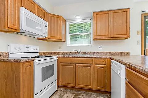 4th image of 3700 SW Jackson St #3700