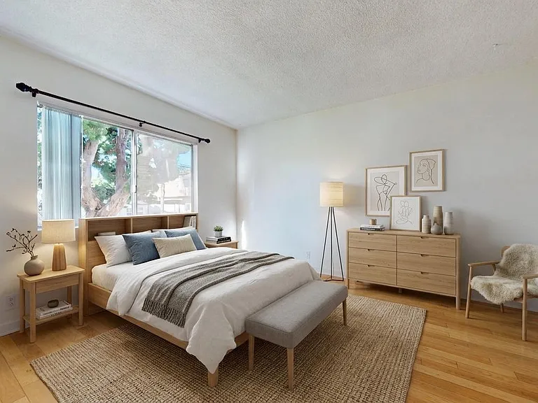 1900 Rockefeller Ln #1 — Photo 4