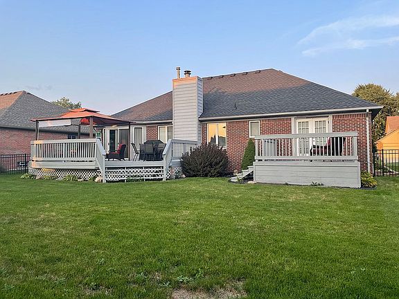 4th image of 51097 Pinewood Dr