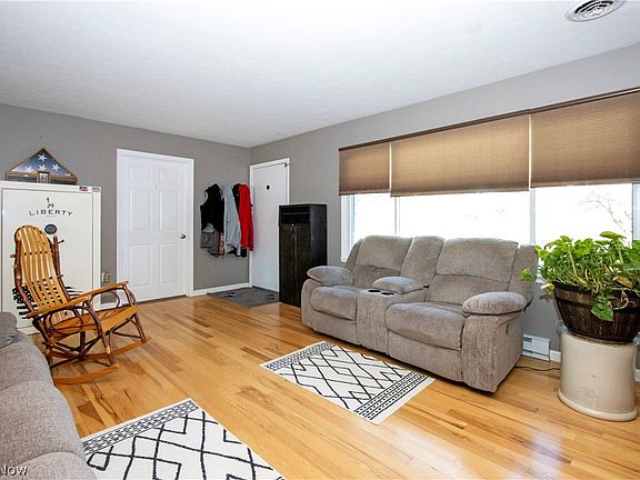 4th image of 4990 Chippewa Rd