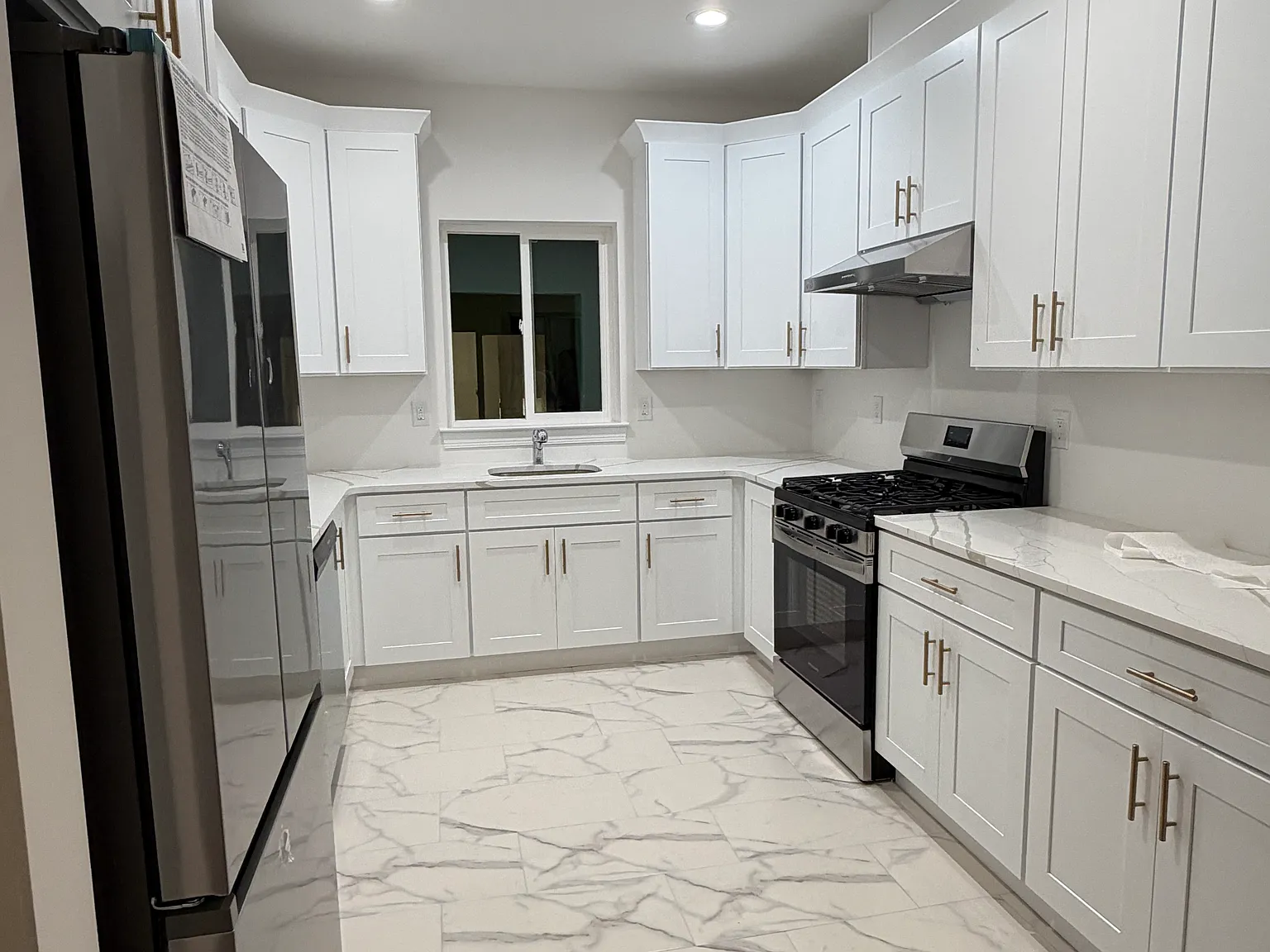 740 Maguire Ave — Photo 2