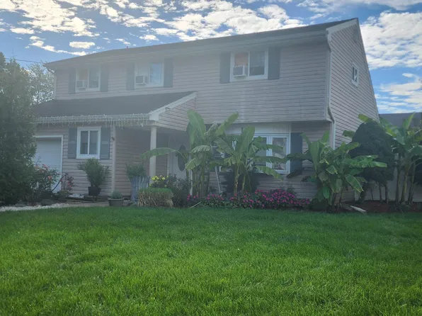 19 Hemlock Street, Hazlet, NJ 07730