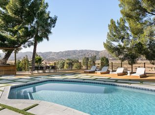 8547 Shoup Ave, Canoga Park, CA 91304