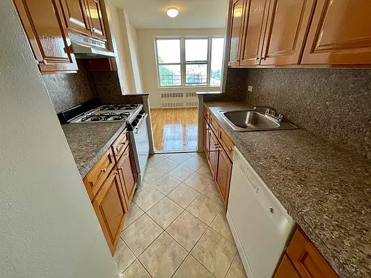 1st image of 16201 Highland Ave #6JJ