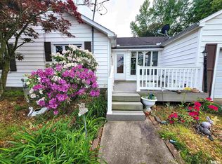 1200 S Main St, Clay City, IL 62824