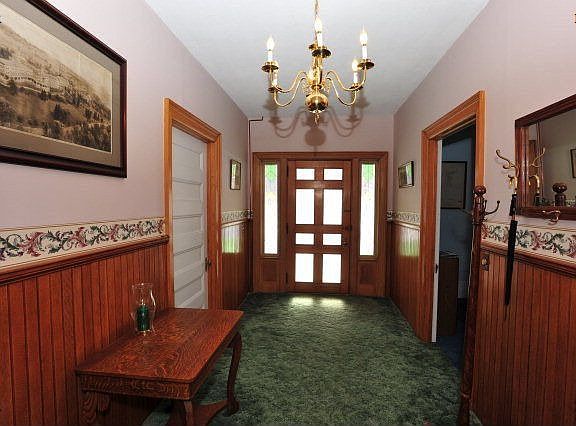 3rd image of 215 Lakeview Ave