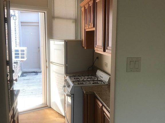 4th image of 504 Wisconsin Ave #3