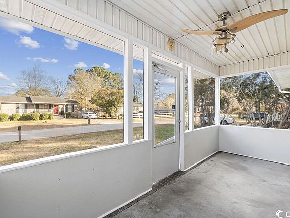 Screened in porch - Front