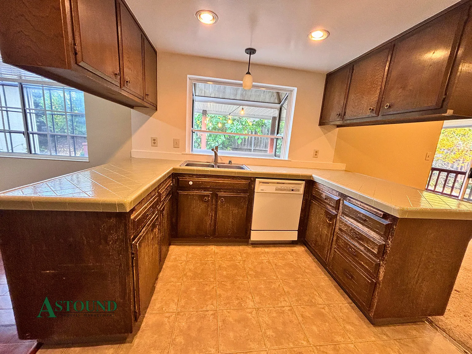 510 Linford Place - 1 — Photo 3
