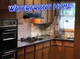 13 Atwater Pkwy, Fox Lake, IL 60020