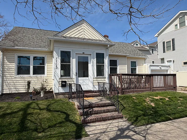 7703 Winchester Ave — Photo 2
