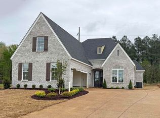 85 Ridgefield Dr, Oakland, TN 38060