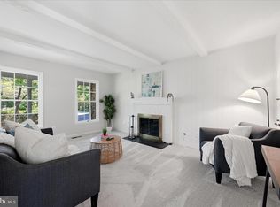 4556 Lawnvale Dr, Gainesville, VA 20155