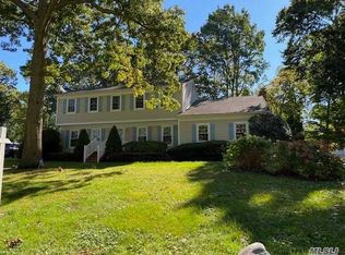 10 Tree Rd, Miller Place, NY 11764