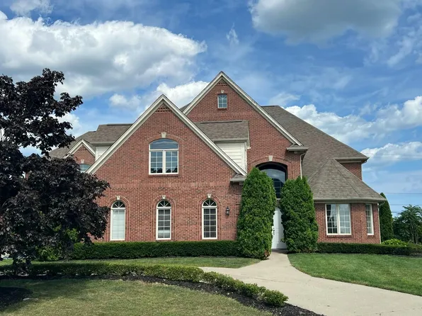 35 Sand Bar Ln, Detroit, MI 48214
