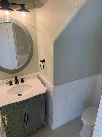 1290 Woodhaven Dr — Photo 1