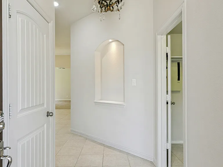 531 Catherine Ln — Photo 27