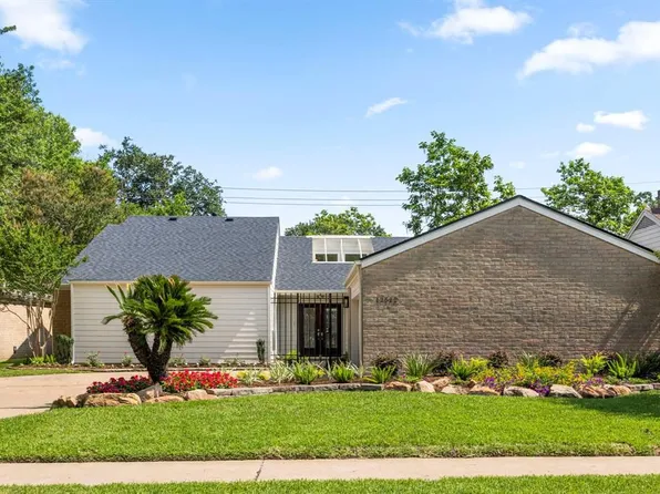 12522 Rocky Knoll Dr, Houston, TX 77077