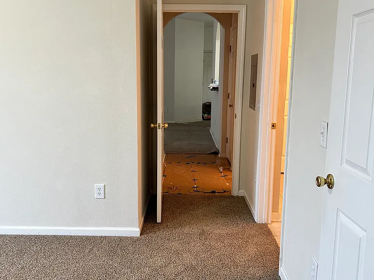 7801 Point Meadows Dr — Photo 24