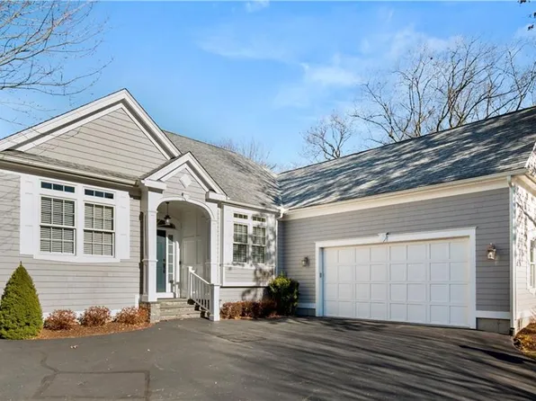 35 Frybrook Dr, East Greenwich, RI 02818