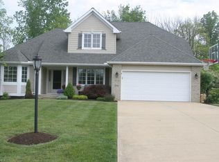 6716 Willow Lake Dr, North Royalton, OH 44133