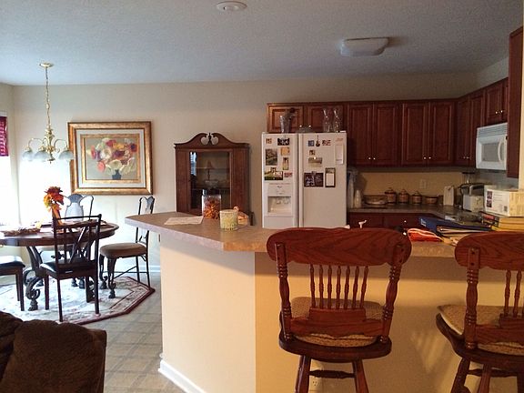 5th image of 639 Fern Hill St