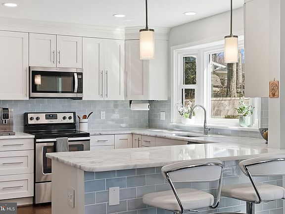 2nd image of 5836 Lenox Rd