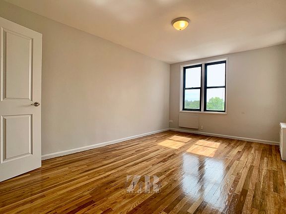 4th image of 200 E 17th St #6B