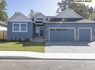 719 NE Wildwood Dr, Estacada, OR 97023