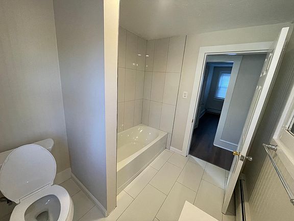 3rd image of 11 Franklin Ave #2F