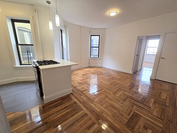 2nd image of 17 W 125th St APT 5E