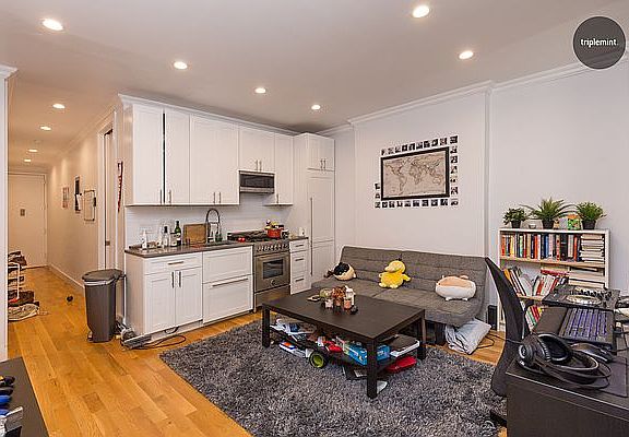 2nd image of 228 E 27th St #2CD
