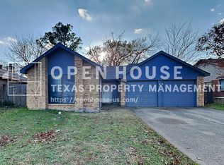 404 Hemlock Dr, Arlington, TX 76018