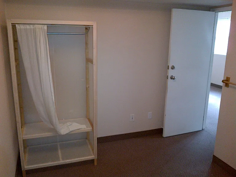 14 Columbia St W #B — Photo 7