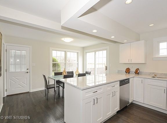 5th image of 4707 N Paulina St