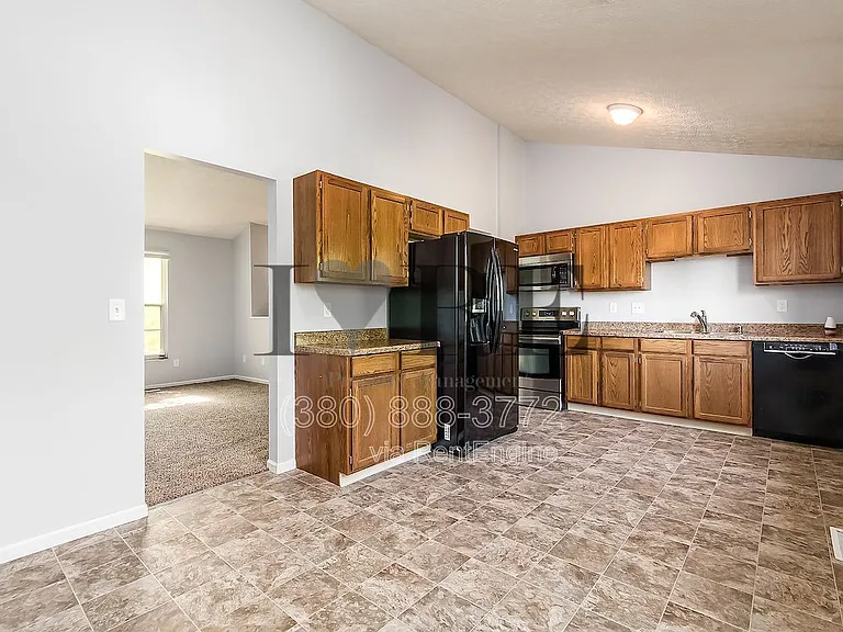 1433 Tall Meadows Dr — Photo 5