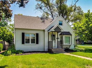 137 Hiawatha Dr, Clarendon Hills, IL 60514