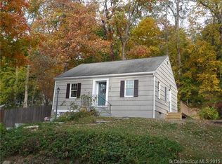 10 Candleset Cove Rd, New Milford, CT 06776