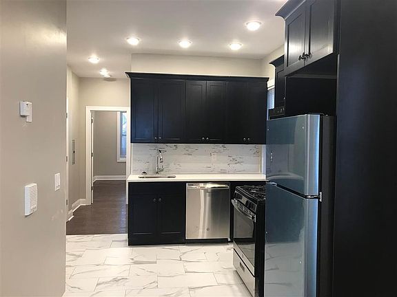 2nd image of 146 Clendenny Ave APT 2R