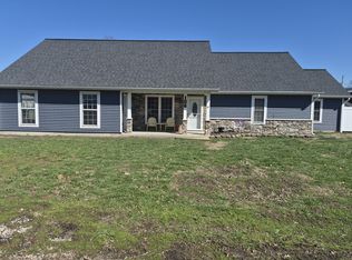 106 S 3rd St, Cowden, IL 62422