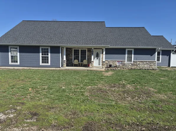 106 S 3rd St, Cowden, IL 62422