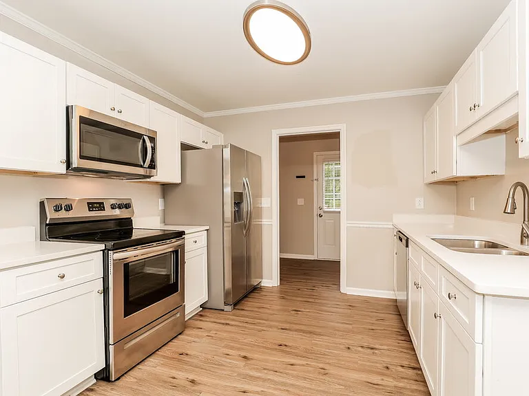 2409 Racquet Club Dr — Photo 9