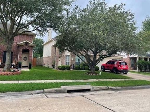 4th image of 16202 Marcelia Dr