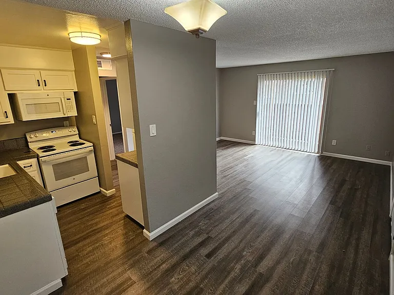 Providence House Apartments — Photo 2