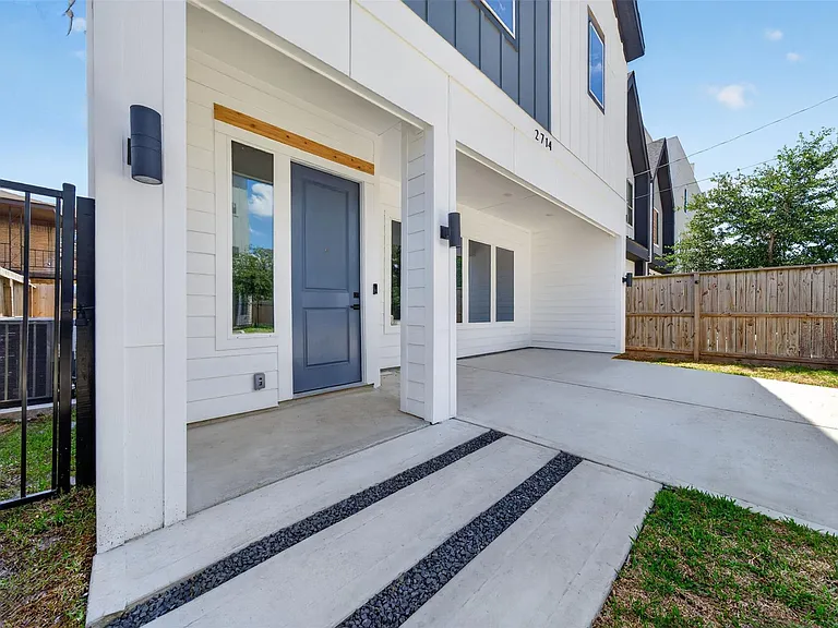 2714 Drew St — Photo 33